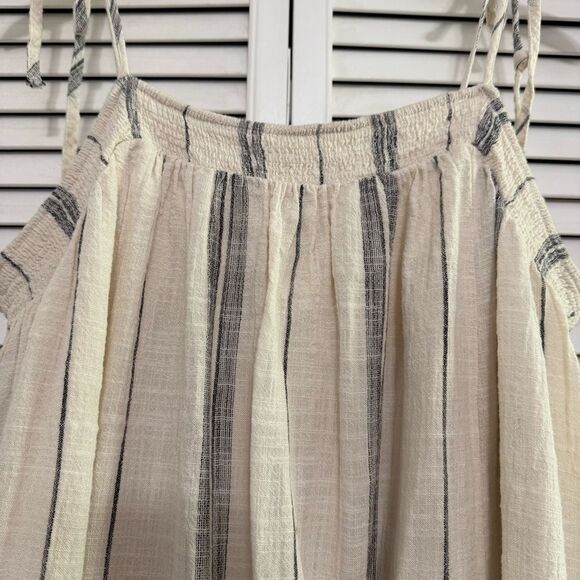 Abercrombie & Fitch Ivory & Black Wide-Flowy Crinkle Cotton Dress - Picture 2 of 10